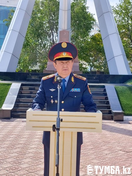 Баспалдақтағы орысша порно видео Әйел алғаш рет анальды секске тырысады