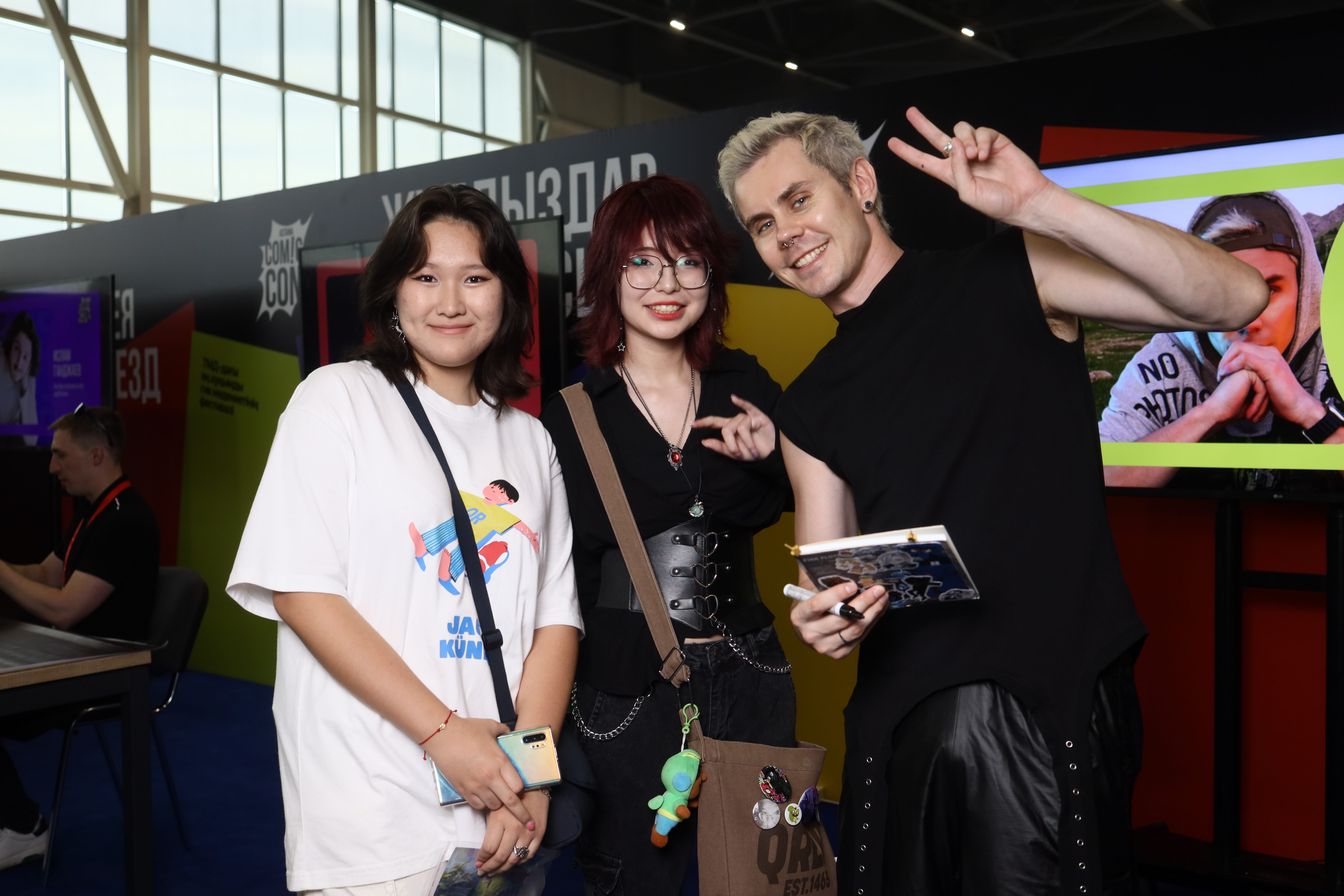 Ян Топлес и JKS поделились секретами и лайфхаками на Comic Con Astana-2024