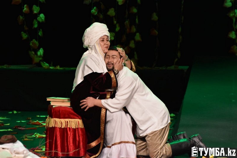 Секс әдемі үлкен кеуделер