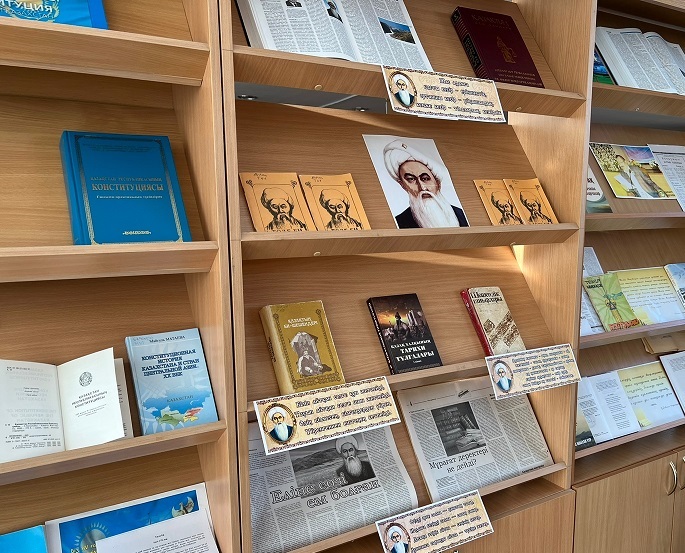 Дикасы бар подружка қызды трахает